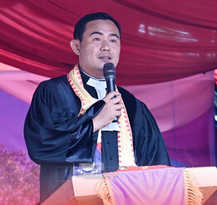 Pdt. Yanto Kurniatman Hura, M.Th.